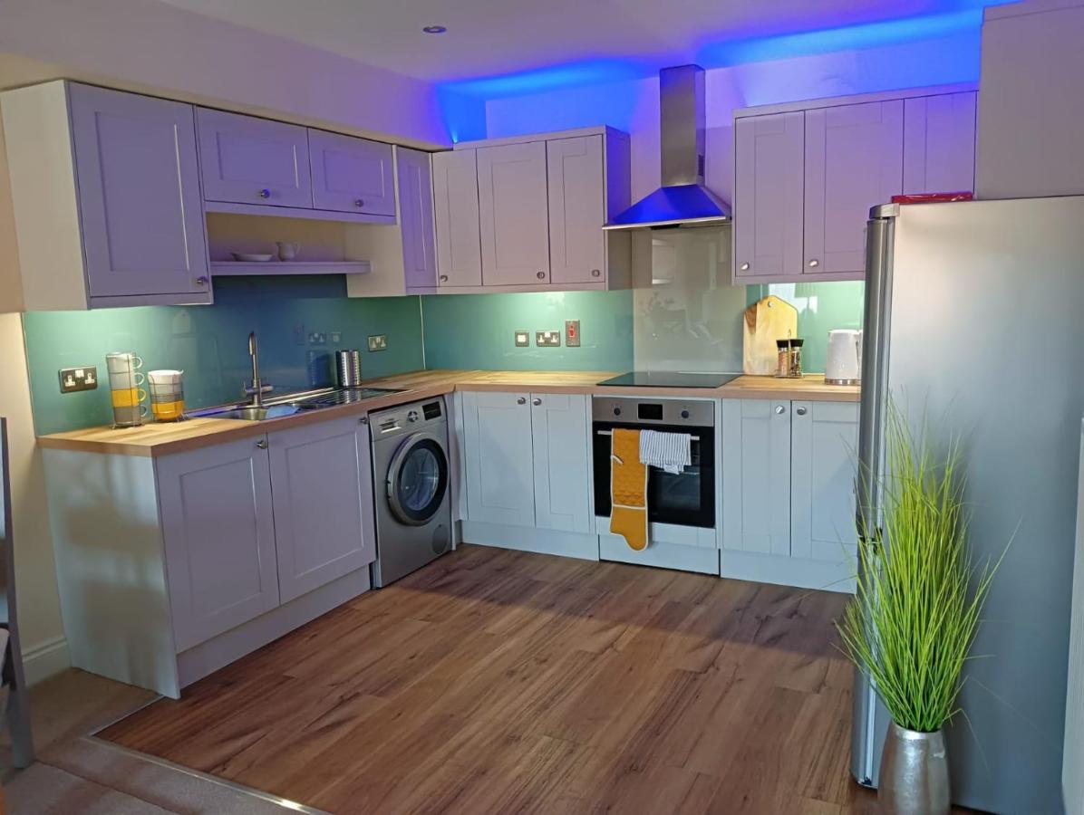 Barchester House Apartments Delux 솔즈베리 외부 사진