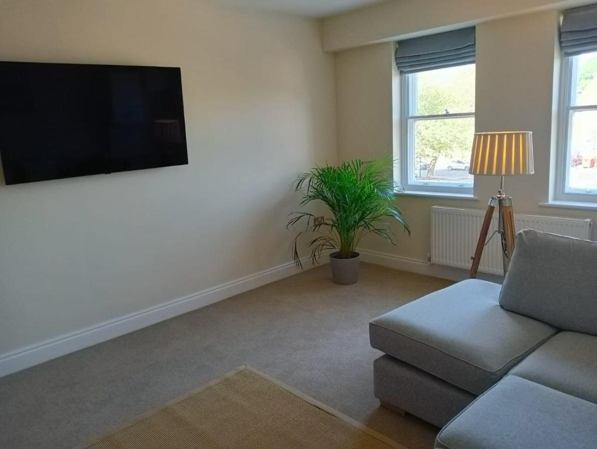 Barchester House Apartments Delux 솔즈베리 외부 사진