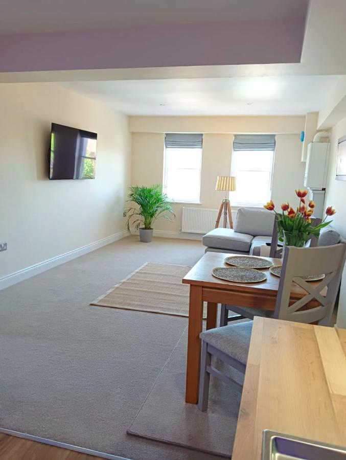 Barchester House Apartments Delux 솔즈베리 외부 사진