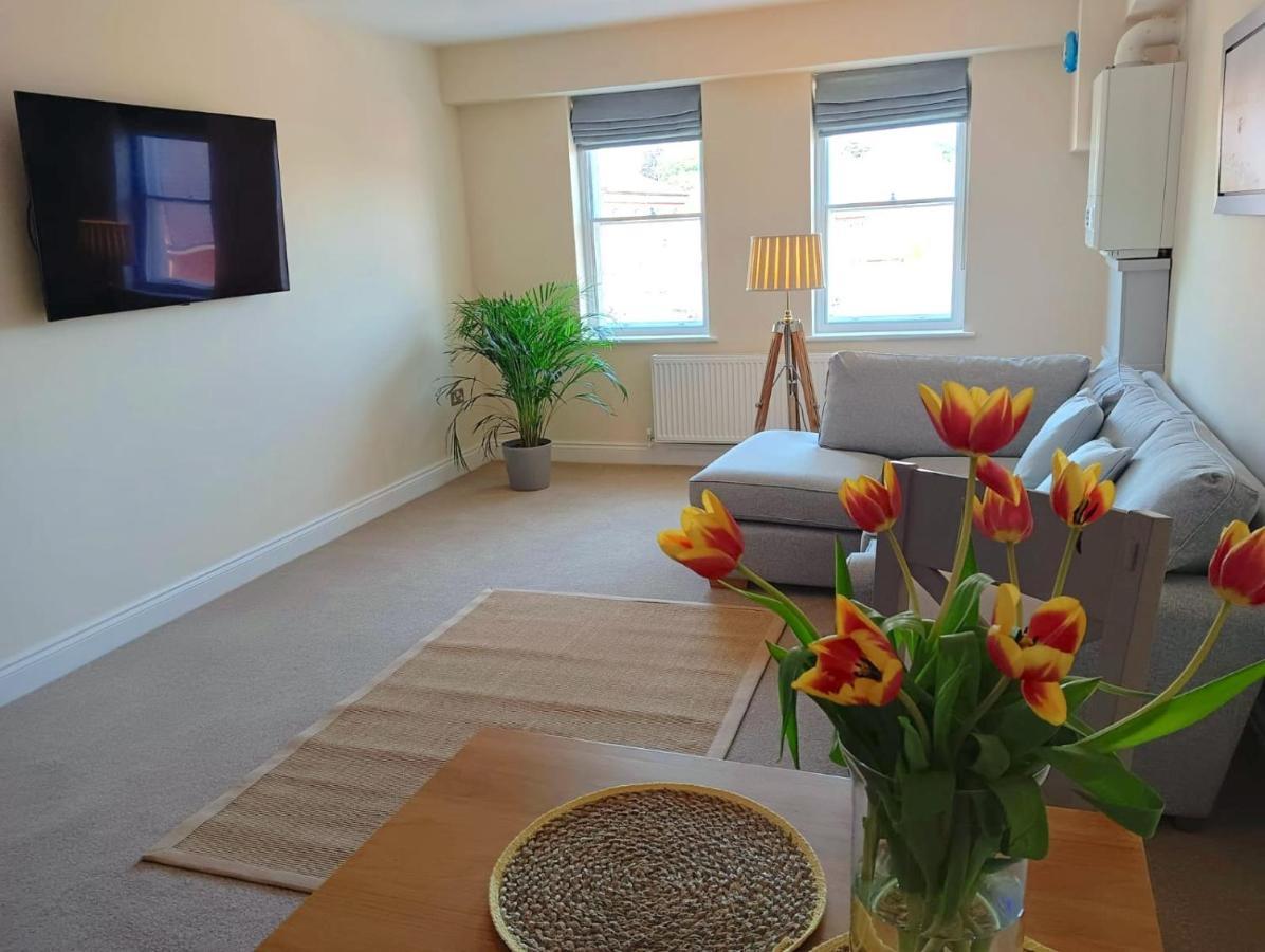 Barchester House Apartments Delux 솔즈베리 외부 사진